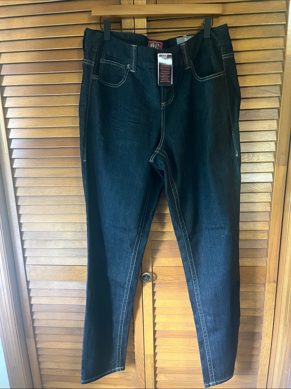 Torrid Dark Blue Straight-Leg Jeans NWT size 16 Regular
